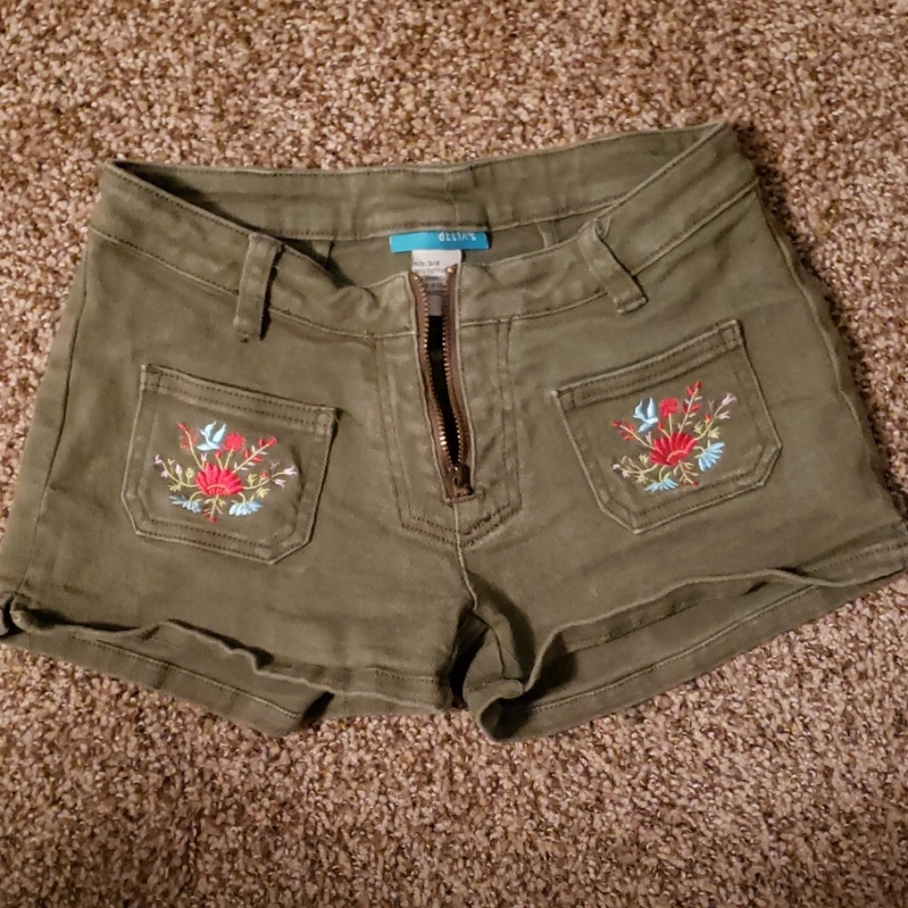 DELIAS RARE SHORTS